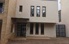 5 Bed Townhouse with En Suite in Lavington - 2