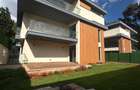 5 Bed Villa with En Suite in Lavington - 1