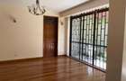5 Bed Townhouse with En Suite at Lavington - 4