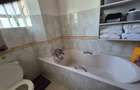 5 Bed House with En Suite at Hardy Area - 11