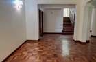 5 Bed Townhouse with En Suite at Othaya Road - 5