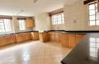 5 Bed Townhouse with En Suite in Lavington - 10