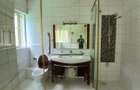 4 Bed Townhouse with En Suite at Riverside Drive - 12