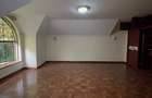 5 Bed Townhouse with En Suite at Othaya Road - 15