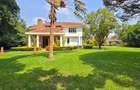 5 Bed House with En Suite in Runda - 1
