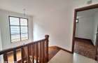 5 Bed Townhouse with En Suite at Lavington - 3