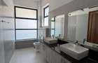 4 Bed Apartment with En Suite in Nyali Area - 7