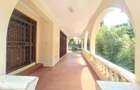 5 Bed House with En Suite at Nyari - 5