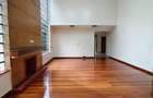 4 Bed Townhouse with En Suite at Close To Isk - 9