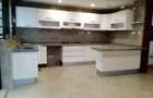 5 Bed Townhouse with En Suite in Lavington - 3