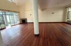 5 Bed Townhouse with En Suite in Lavington - 2