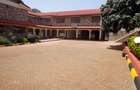 6 Bed House with En Suite in Nyari - 3