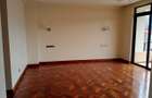 4 Bed Apartment with En Suite in Riverside - 17