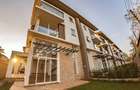 4 Bed Villa with En Suite in Lavington - 1