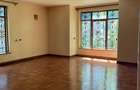 6 Bed Townhouse with En Suite at Near State House Road - 1