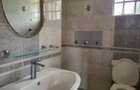5 Bed House with En Suite in Rosslyn - 8