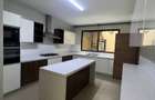 5 Bed Townhouse with En Suite in Lavington - 4
