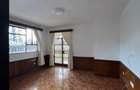 5 Bed House with En Suite in Runda - 11