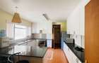 3 Bed Apartment with En Suite in Kilimani - 11