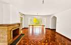 5 Bed House with En Suite in Rosslyn - 6