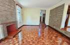 4 Bed House with En Suite in Rosslyn - 17