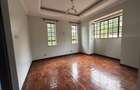 4 Bed Townhouse with En Suite at Rosslyn - 12