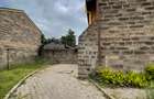 3 Bed House with En Suite at Green Fields Estate - 1