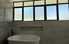5 Bed House with En Suite in Nyari - 12