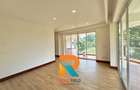 4 Bed Apartment with En Suite in Parklands - 8