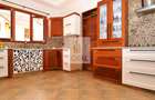 6 Bed House in Ridgeways - 3