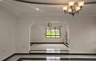 7 Bed House with En Suite at Hillcrest - 9