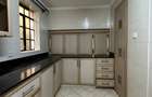 5 Bed Townhouse with En Suite in Kileleshwa - 4