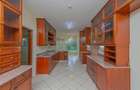 5 Bed Townhouse with En Suite in Rosslyn - 6