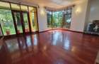 5 Bed Townhouse with Garden at Near The Hub - 4
