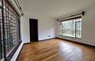 5 Bed House with En Suite at Lake View - 17