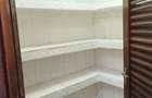 5 Bed Townhouse with En Suite at Fox Close - 4