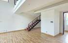 4 Bed Apartment with En Suite at Riverside Drive - 10