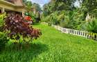 5 Bed Villa with En Suite at Lonetree - 17