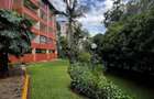 4 Bed Apartment with Swimming Pool in Riverside - 2