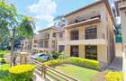 5 Bed Townhouse with En Suite at Lavington Green - 3