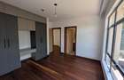 4 Bed Apartment with En Suite in Rosslyn - 12