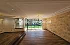 5 Bed House with En Suite in Lavington - 11