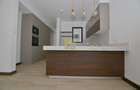 3 Bed Apartment with Swimming Pool in Rosslyn - 5