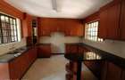 5 Bed Townhouse with En Suite at - 5
