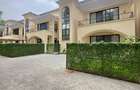 5 Bed Townhouse with En Suite at Lavington Green - 1