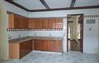 5 Bed House with En Suite at Benin Dr - 8
