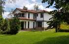 4 Bed House with En Suite at Rosslyn Redhil - 5