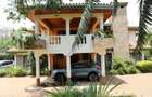 5 Bed House with En Suite in Runda - 1