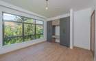 4 Bed Apartment with En Suite in Rosslyn - 5