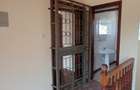 6 Bed House with En Suite in Nyari - 9